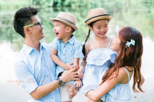 singapore outdoor family portraits