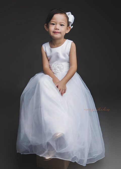 korean style family portraits in singapore studio