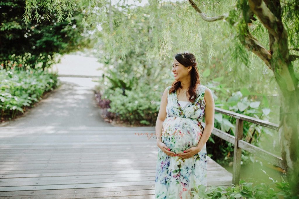 outdoor maternity portraits in singapore