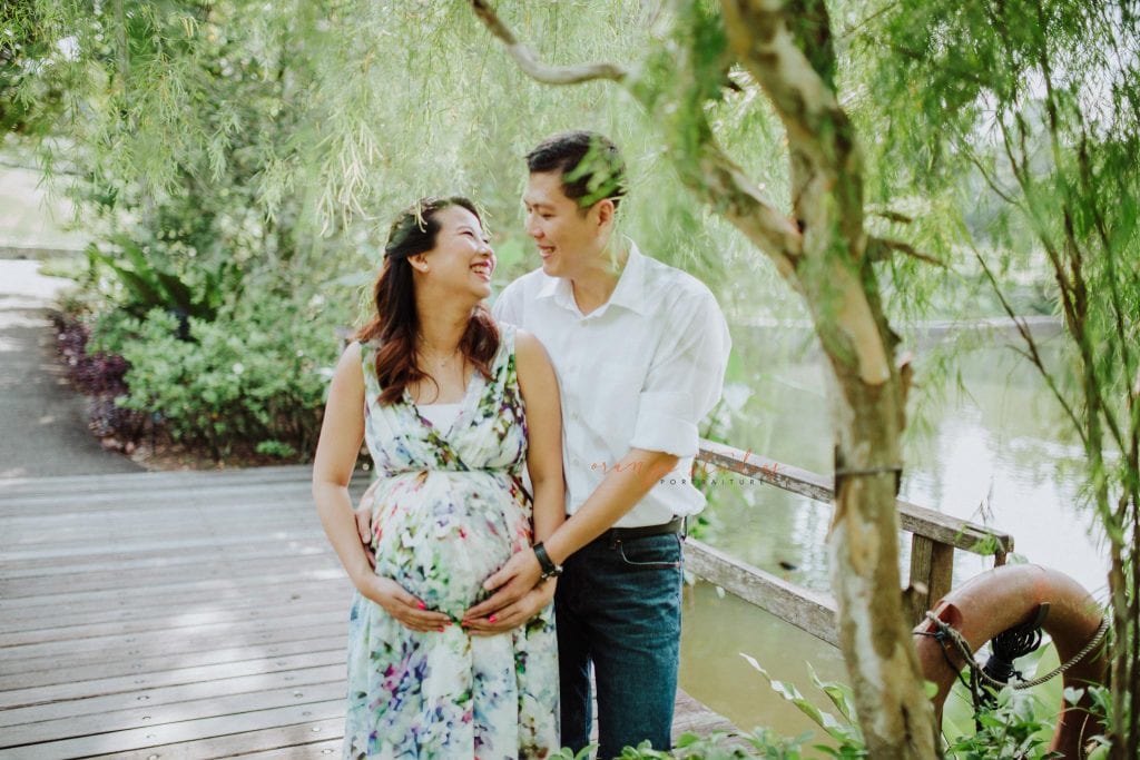 outdoor maternity portraits in singapore