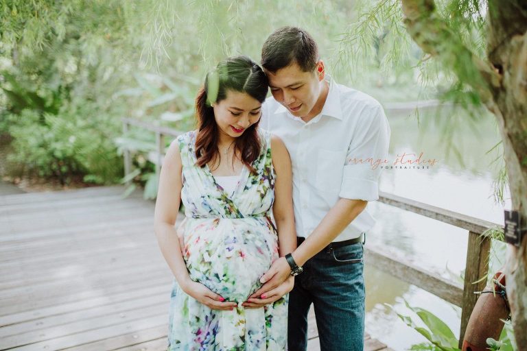 outdoor maternity portraits in singapore