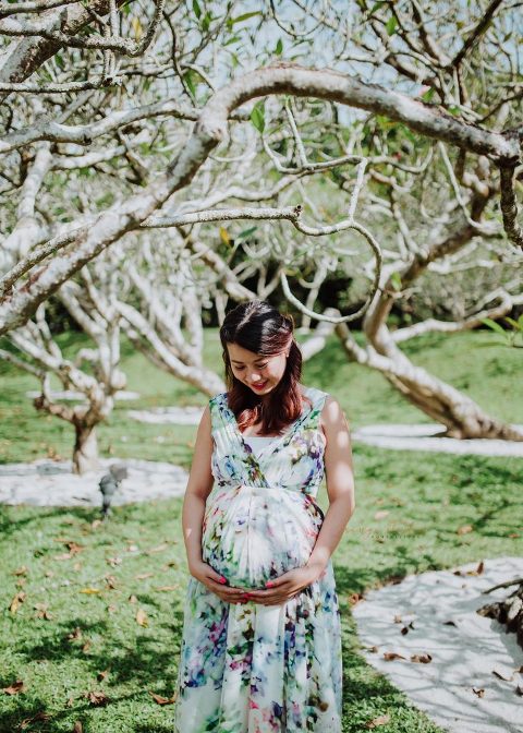 outdoor maternity portraits in singapore