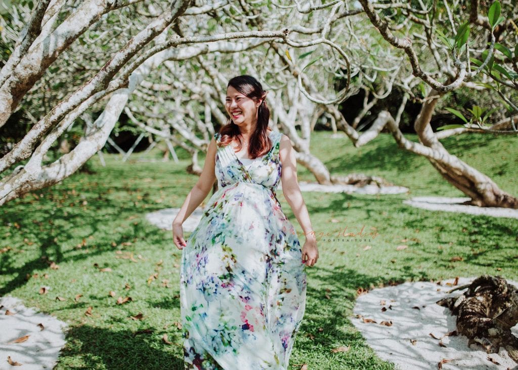 outdoor maternity portraits in singapore