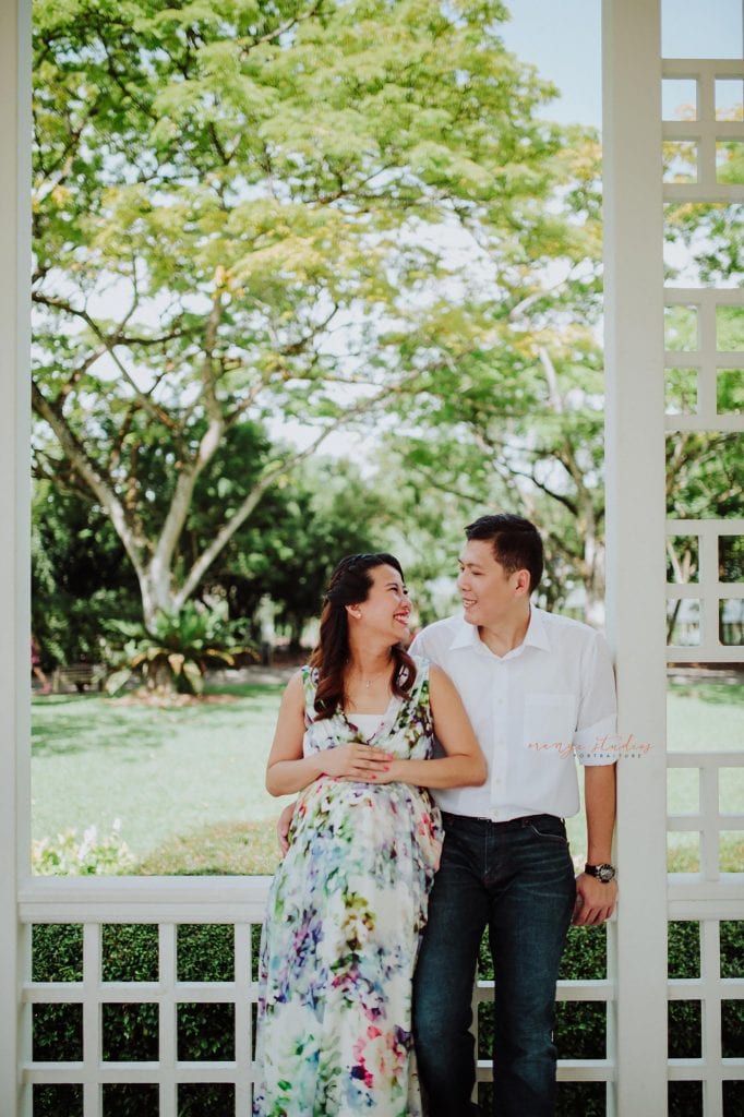 outdoor maternity portraits in singapore
