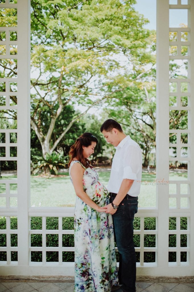 outdoor maternity portraits in singapore