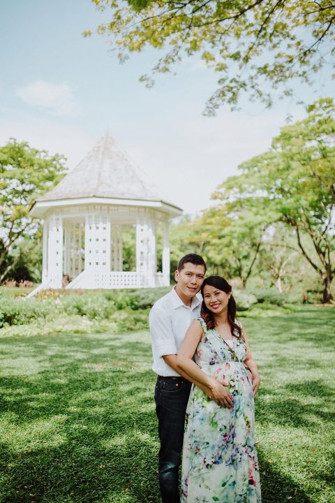 outdoor maternity portraits in singapore