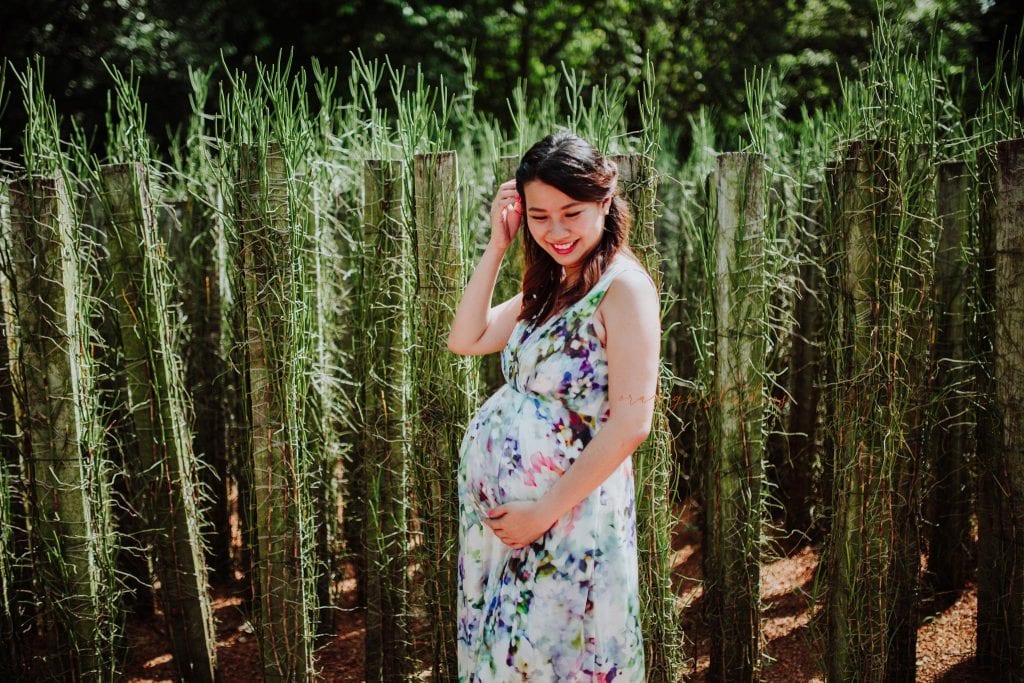outdoor maternity portraits in singapore