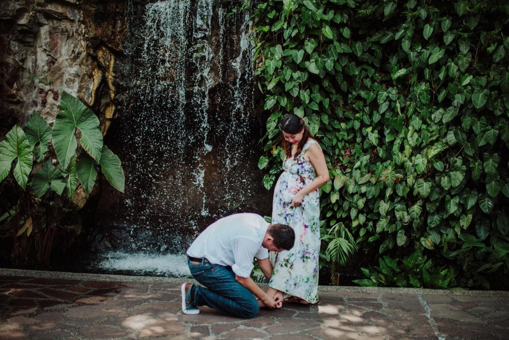 outdoor maternity portraits in singapore