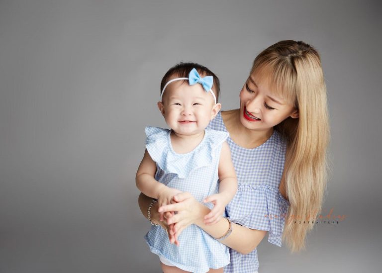 mum and baby family portraits in singapore studio