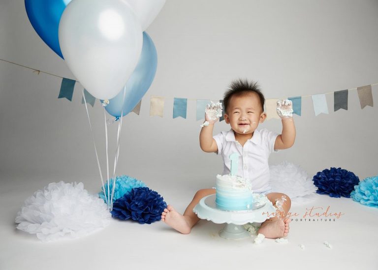 1 year boy store photoshoot