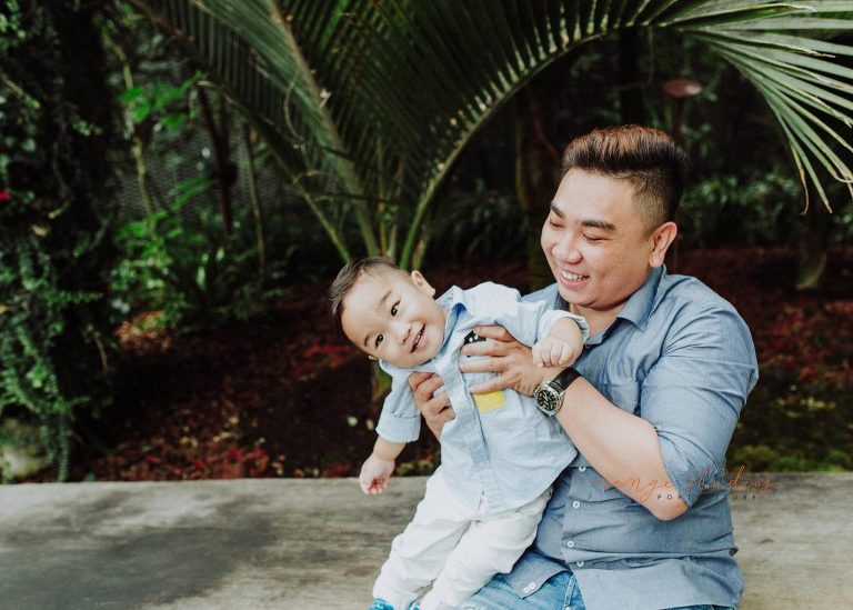 dad and son family portraits in singapore gardens by the bay