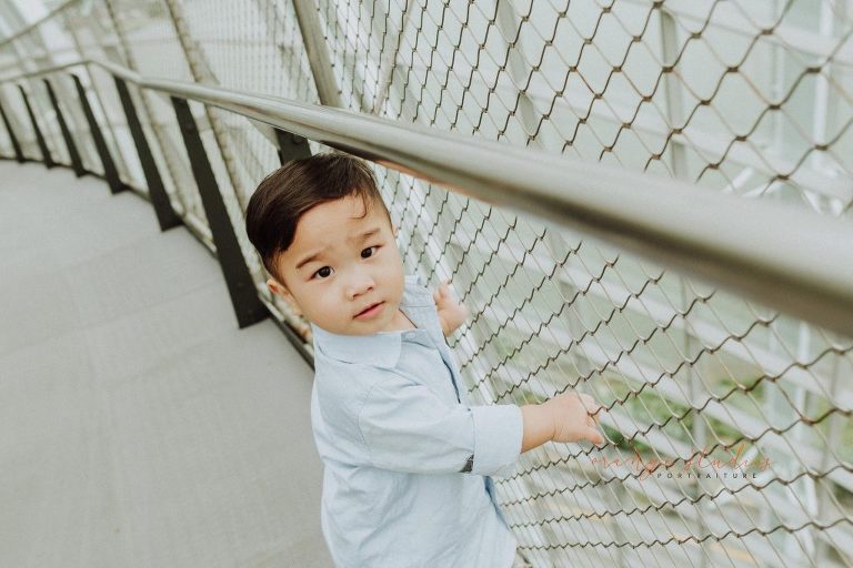 kids portraits in singapore gardens by the bay