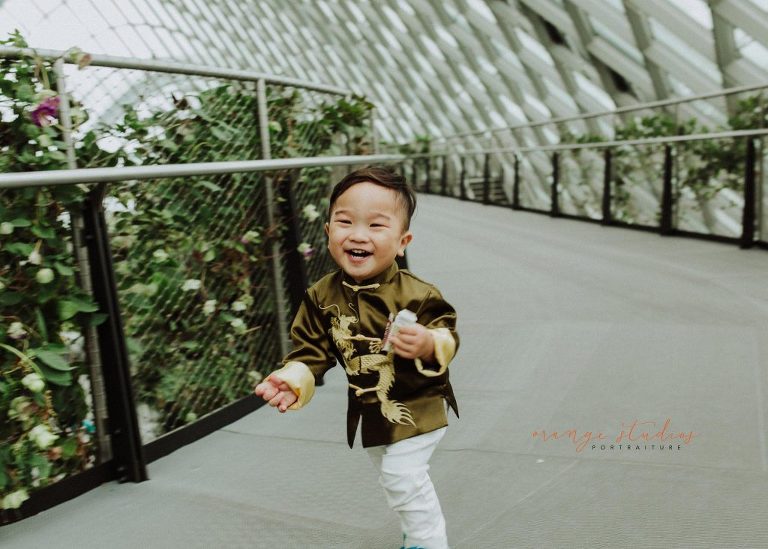 kids portraits in singapore gardens by the bay
