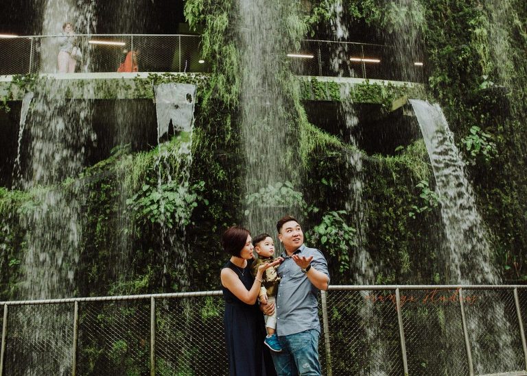 family portraits in singapore gardens by the bay