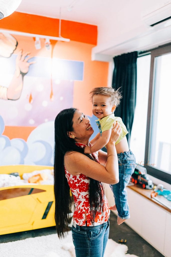 lifestyle family portraits at home in singapore