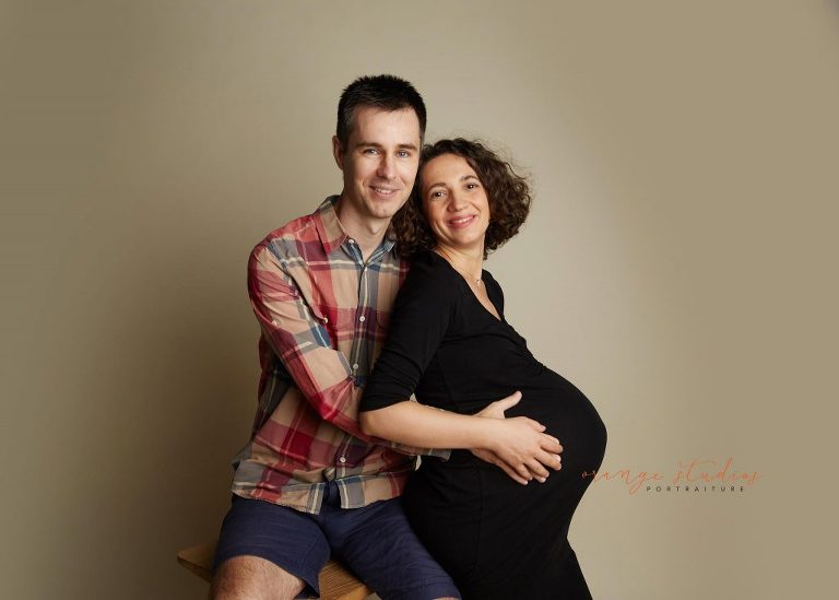 maternity portraits with husband in singapore studio