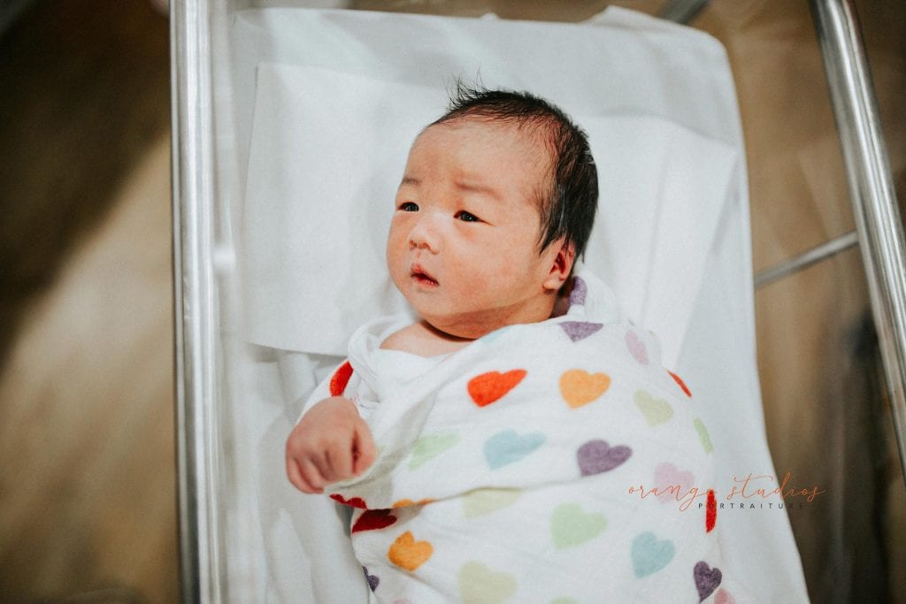 newborn baby girl in singapore hospital bassinet fresh 48 photography