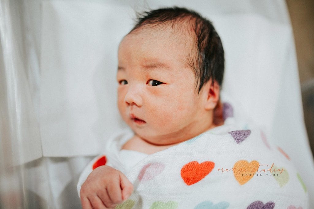 newborn baby girl in singapore hospital bassinet fresh 48 photography