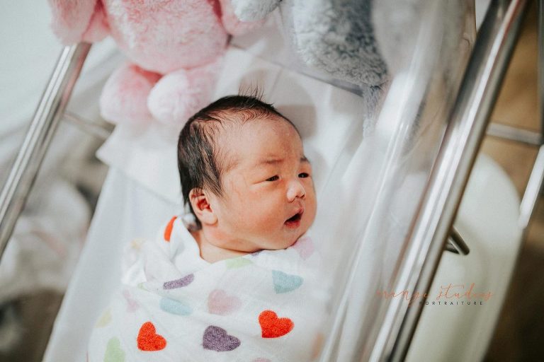 newborn baby girl in singapore hospital bassinet fresh 48 photography