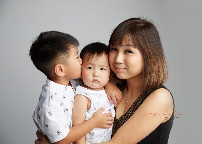 mum and children family portraits in singapore studio