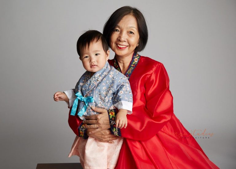 hanbok family portraits in singapore studio