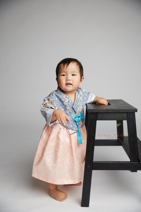 one year old baby girl in hanbok in singapore studio