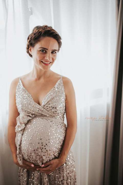 maternity portraits at home in singapore