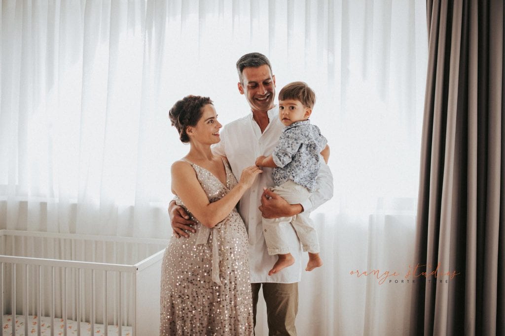 maternity portraits with family at home in singapore