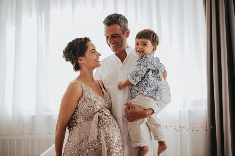 maternity portraits with family at home in singapore