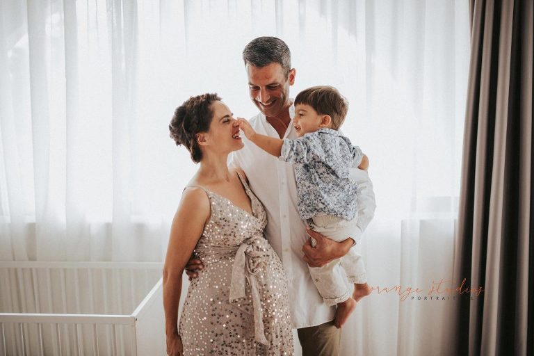 maternity portraits with family at home in singapore