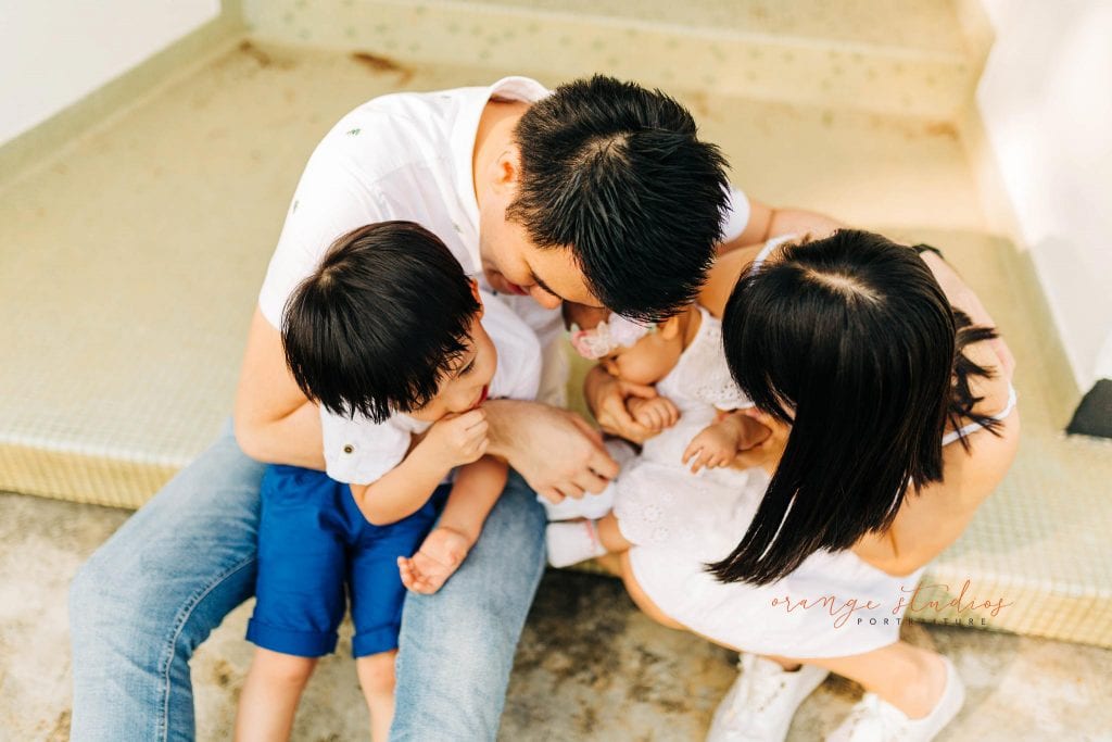 outdoor family portraits at wheeler's estate singapore