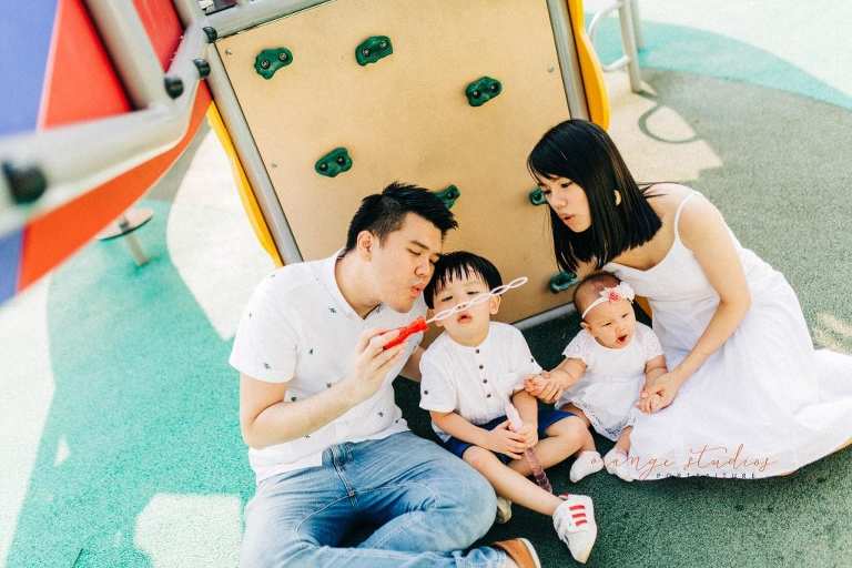 outdoor family portraits at wheeler's estate singapore