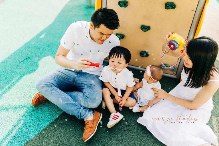 outdoor family portraits at wheeler's estate singapore