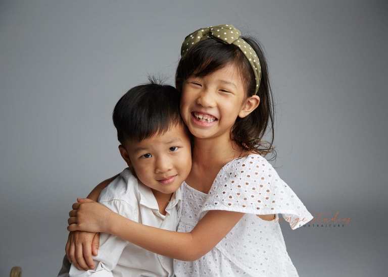 kids siblings portraits in singapore studio