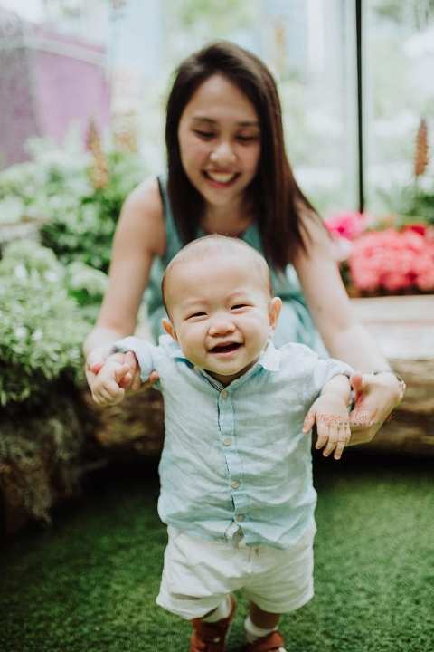 1 year old baby boy with mum in outdoor family portraits