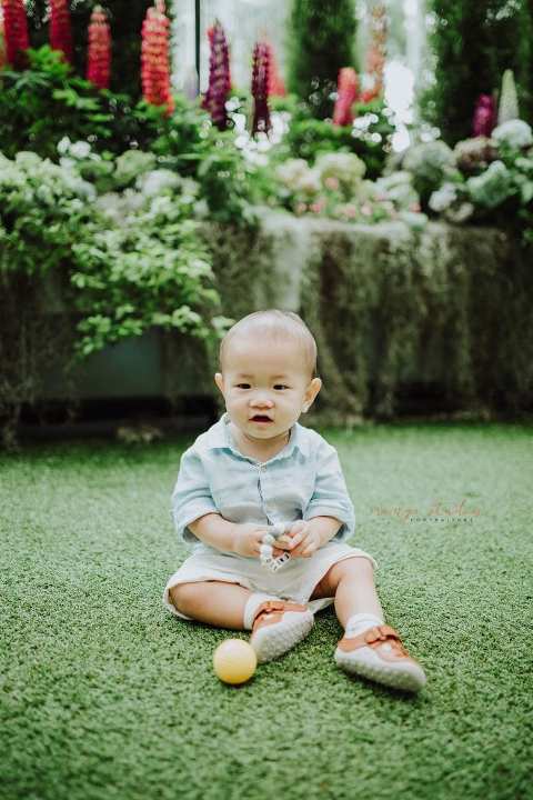 1 year old baby boy outdoor portraits