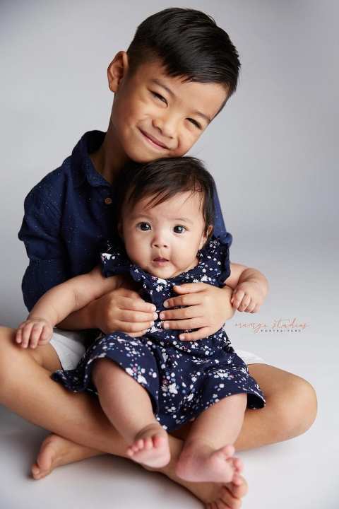 kids siblings portraits in singapore studio
