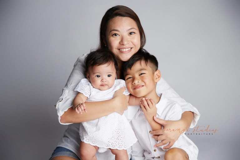 mum and children family portraits in singapore studio