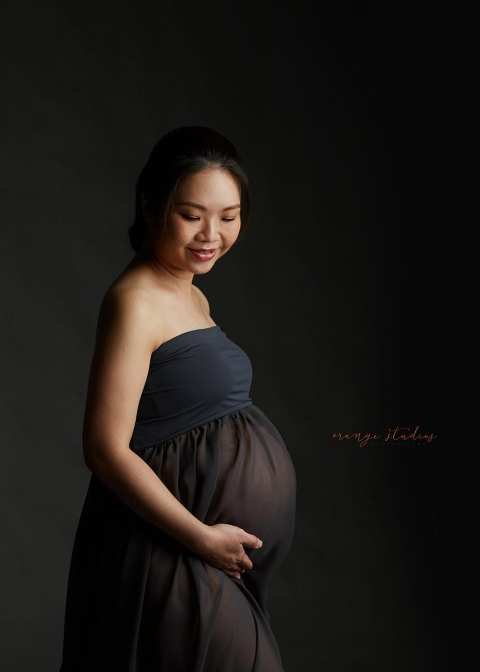 graceful maternity portraits in singapore studio