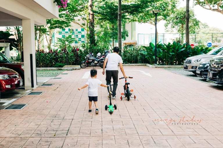 dad and son outdoor portraits in singapore