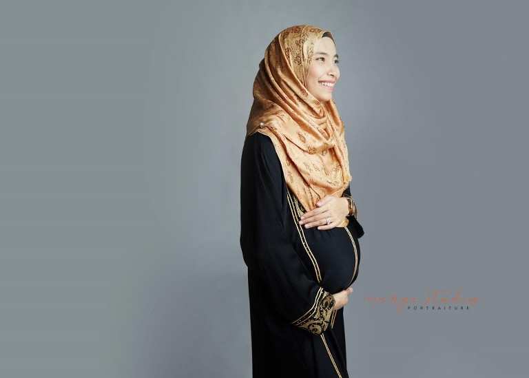 malay muslim maternity portraits in singapore studio