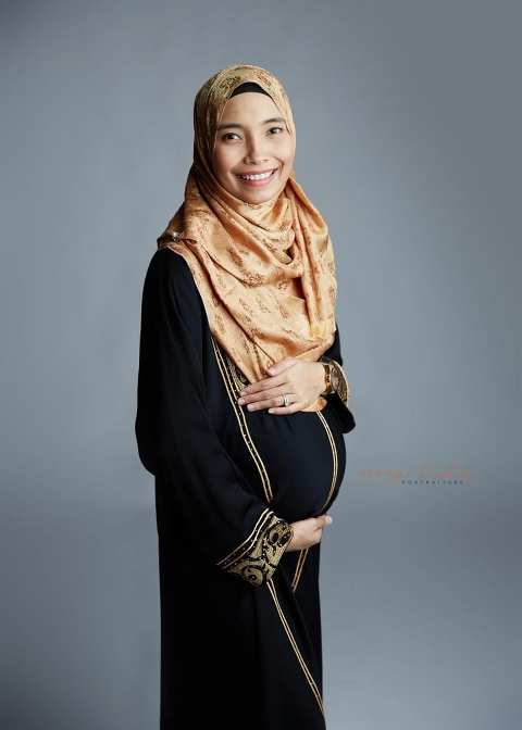 malay muslim maternity portraits in singapore studio