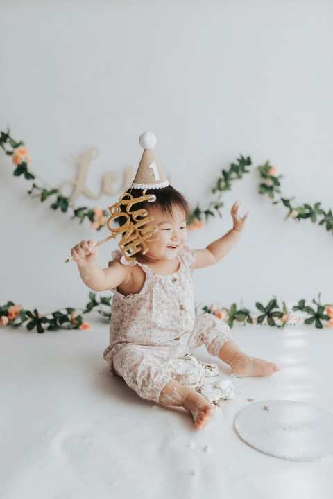 1 year old baby girl floral theme cake smash in singapore studio