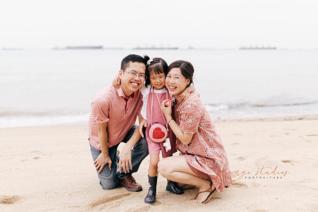 outdoor family portraits at singapore beach