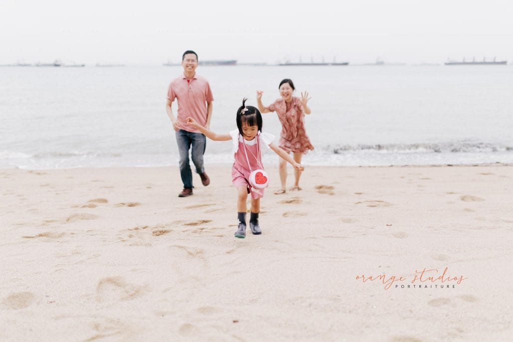 outdoor family portraits at singapore beach