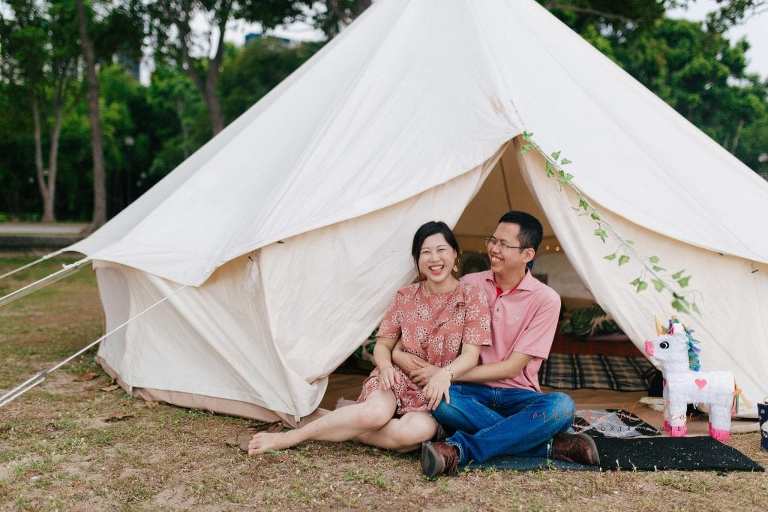 outdoor couple portraits at singapore beach