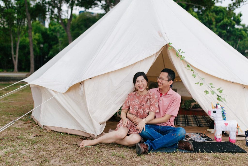 outdoor couple portraits at singapore beach