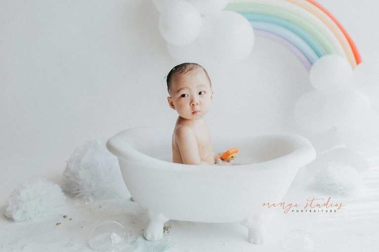 Outdoor bubble bath for after the cake smash-LOVE!  Outdoor baby  photography, Baby photography, New baby products