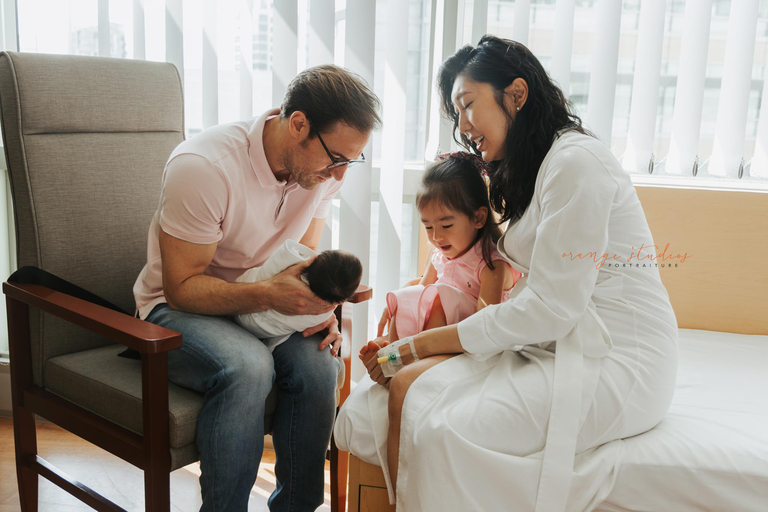 family fresh 48 photography session Singapore hospital ward