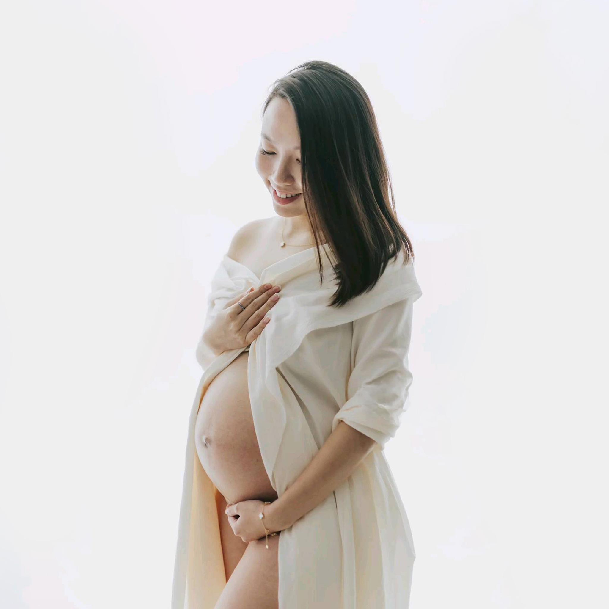 Maternity Photography at Orange Studios Singapore